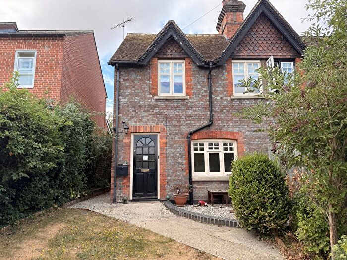 2 Bedroom Semi Detached House For Sale In North View, Hungerford, West Berkshire, RG17