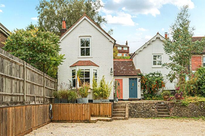 2 Bedroom Link Detached House For Sale In Haslemere, Surrey, GU27