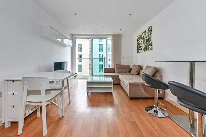 1 Bedroom Flat To Rent In Woodberry Grove, Manor House, London, N4