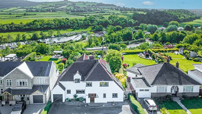 5 Bedroom Detached Bungalow For Sale In Uplands Road, Saltford, Bristol, BS31