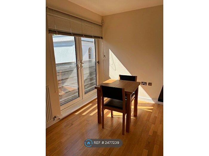 1 Bedroom Flat To Rent In Sans Walk, London, EC1R