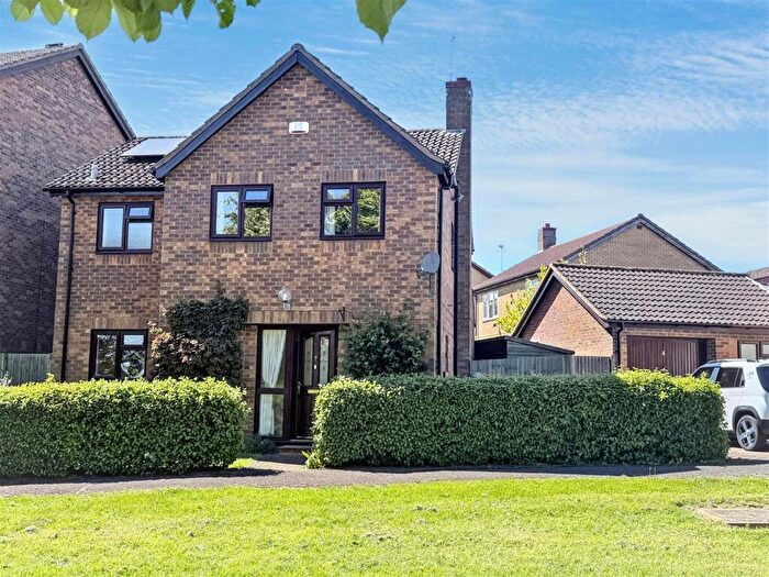 4 Bedroom House For Sale In Constantine Way, Bancroft Park, Milton Keynes, MK13