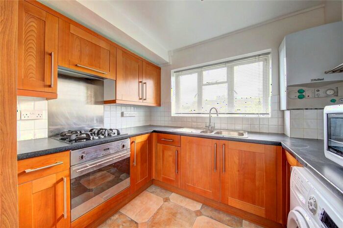 1 Bedroom Apartment To Rent In Boundaries Road, SW12