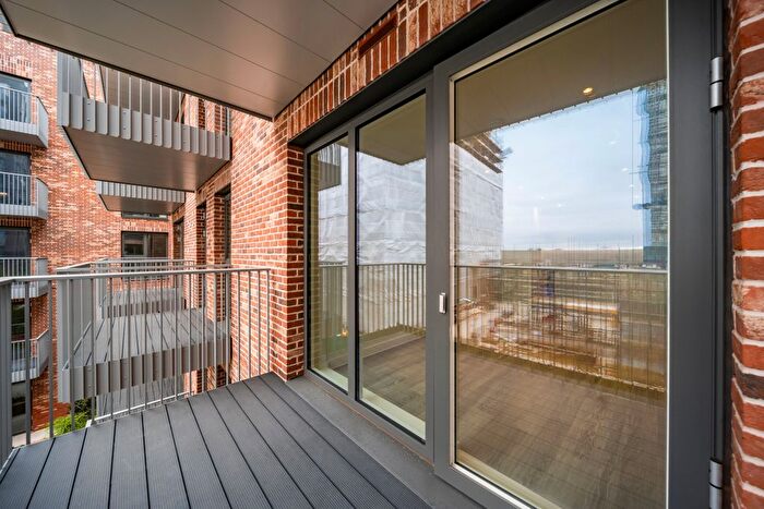 1 Bedroom Flat For Sale In Samara Drive, Southall, UB1