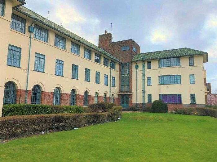 Property To Rent In The Pantiles, Finchley Road, Temple Fortune, Greater London, NW11