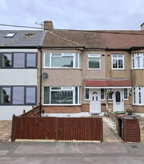 3 Bedroom Terraced House For Sale In Fourth Avenue, Romford, RM7