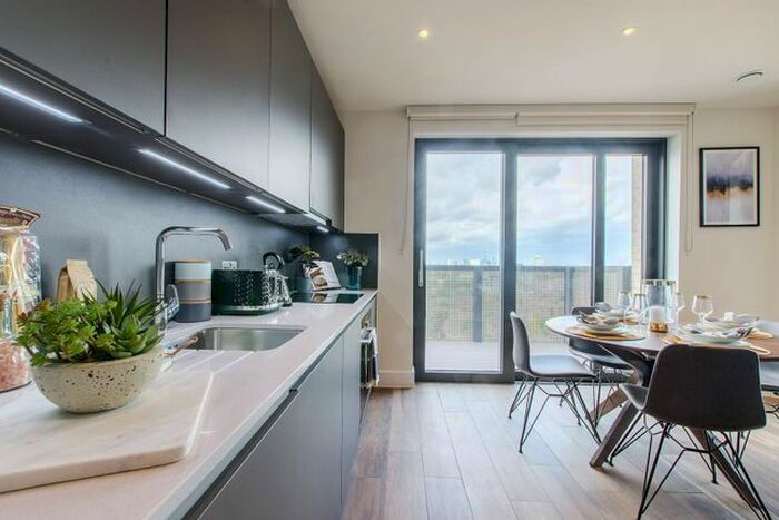 2 Bedroom Flat To Rent In Union Wharf, Greenwich, London, SE8