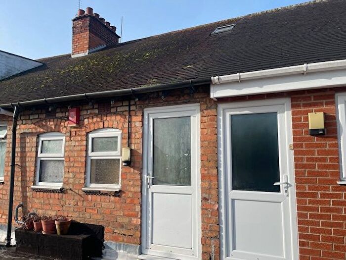 2 Bedroom Flat To Rent In Yardley Wood Road, Birmingham, B13