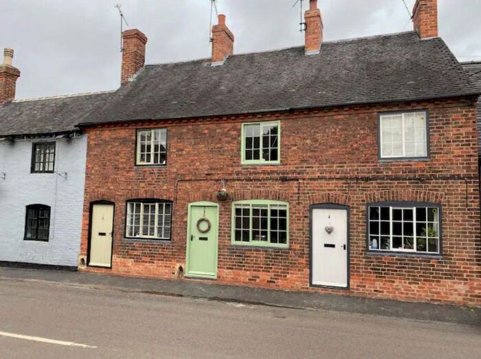 2 Bedroom Cottage To Rent In Bulls Head Row, Wilson, DE73