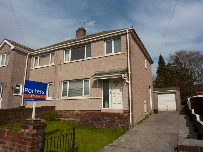 3 Bedroom Semi-Detached House To Rent In Highfield Avenue, Bridgend CF31