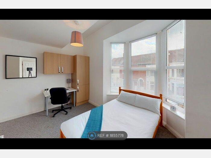 6 Bedroom Terraced House To Rent In Margate Road, Southsea, PO5