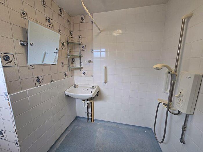 3 Bedroom End Of Terrace House For Sale In Chesters Avenue, Newcastle Upon Tyne, NE12