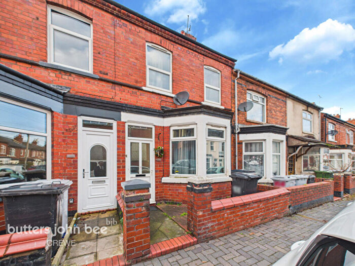 3 Bedroom Terraced House For Sale In Lord Street, Crewe, CW2