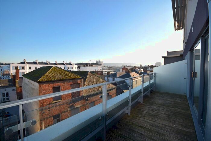 2 Bedroom Flat To Rent In - Albion Street, Cheltenham, Gloucestershire, GL52