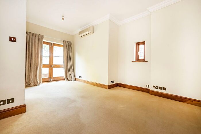 6 Bedroom Detached House To Rent In Cole Park Road, St Margaret's, TW1