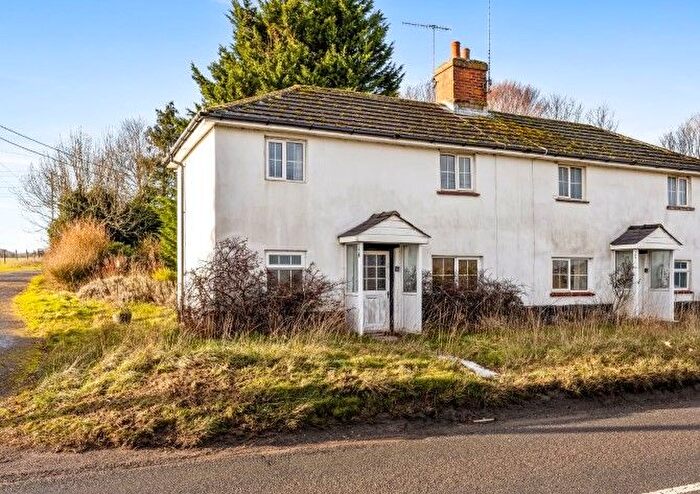 3 Bedroom Semi Detached House For Sale In Knighton Farm Cottages, Netheravon Road, Durrington, Wiltshire, SP4