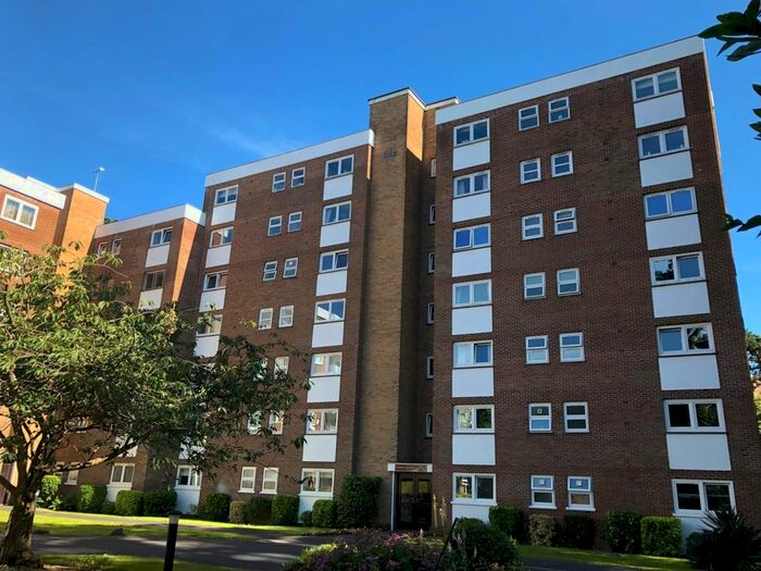 2 Bedroom Flat To Rent In The Avenue, Branksome Park, Poole, BH13