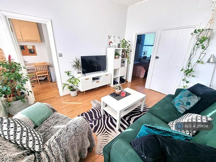 1 Bedroom Flat To Rent In Ferme Park Road, London, N4