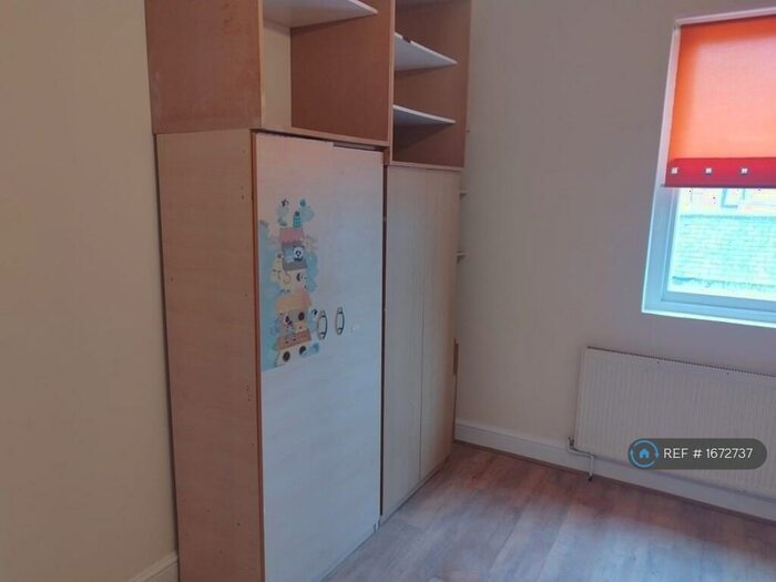 2 Bedroom Flat To Rent In Woodgrange Road, London, E7