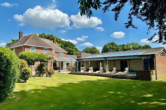 4 Bedroom Longère For Sale In Crow, Ringwood, BH24