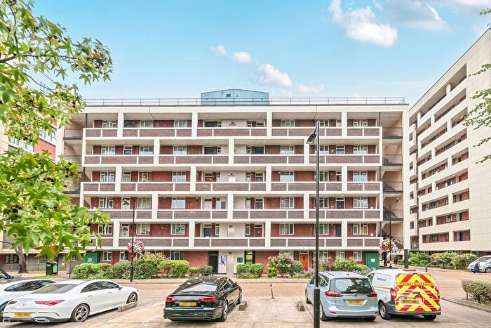 1 Bedroom Flat For Sale In Hallfield Estate, Bayswater, London, W2