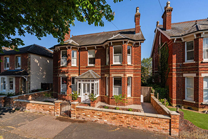 5 Bedroom Detached House For Sale In Netley Street, Farnborough, GU14