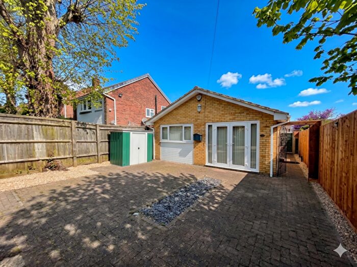 1 Bedroom Detached Bungalow To Rent In Lime Avenue, Luton, Bedfordshire, LU4