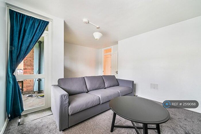 2 Bedroom Flat To Rent In Cherry Tree House, London, SE14