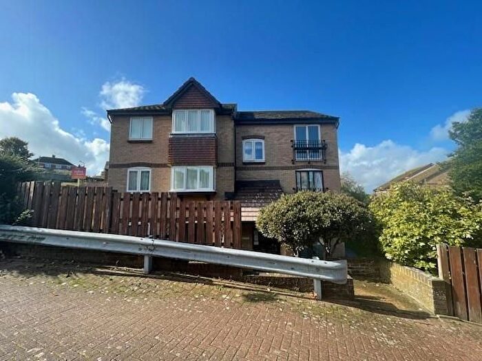 1 Bedroom Flat To Rent In Blenheim Drive, Dover, CT16