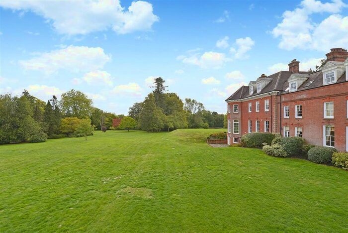 2 Bedroom Flat To Rent In Elmbridge Road, Cranleigh, GU6