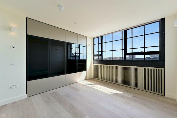 3 Bedroom Apartment To Rent In Ramillies Crescent, WS6