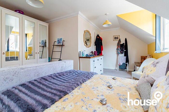 2 Bedroom Coach House For Sale In Cormorant Road, Iwade, ME9