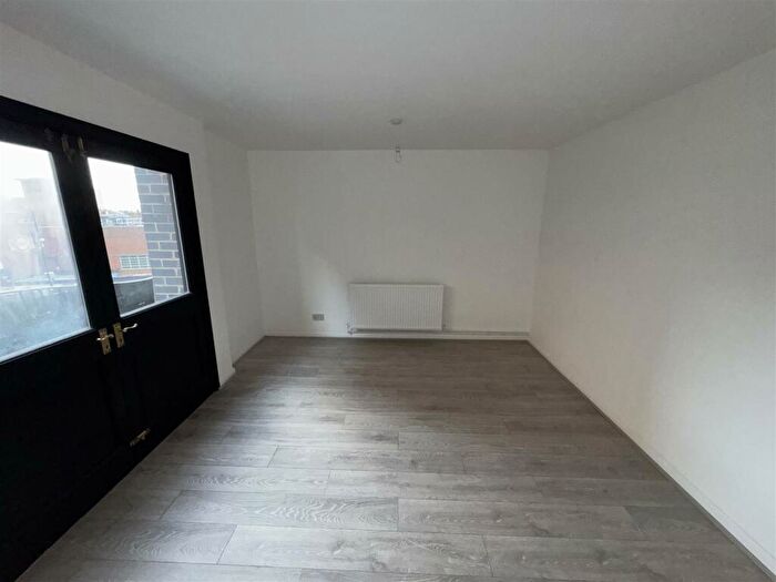 1 Bedroom Flat To Rent In Station Road, Wood Green, N22