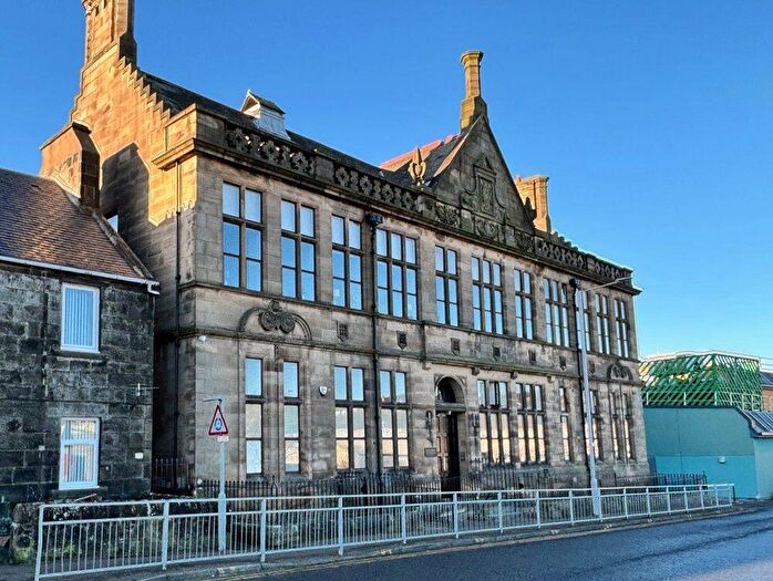 3 Bedroom Apartment To Rent In Carnegie Apartments, Carnegie Drive, Dunfermline, KY12