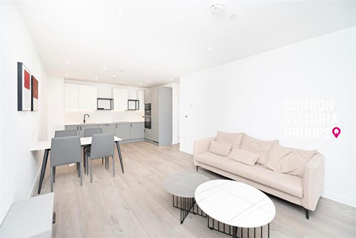 2 Bedroom Apartment To Rent In Willowbrook House, Coster Avenue, London, N4