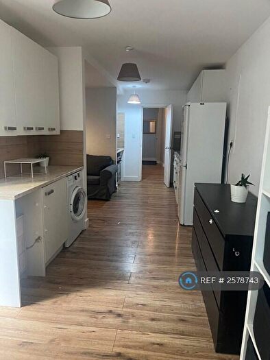 2 Bedroom Flat To Rent In Abbotsford Avenue, London, N15