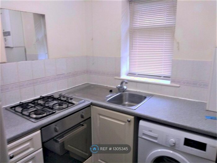 1 Bedroom Flat To Rent In Wellington Street West, Salford M7