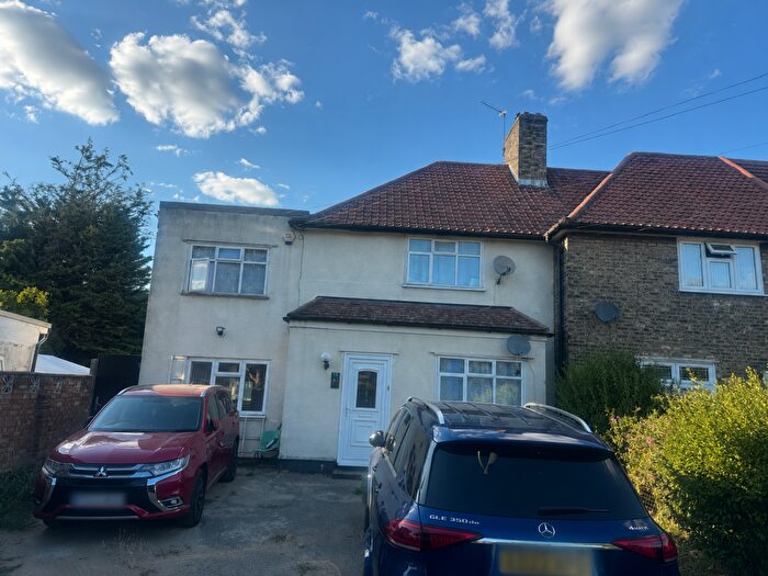 Studio To Rent In Wood Lane, Dagenham, Barking And Dagenham, RM8
