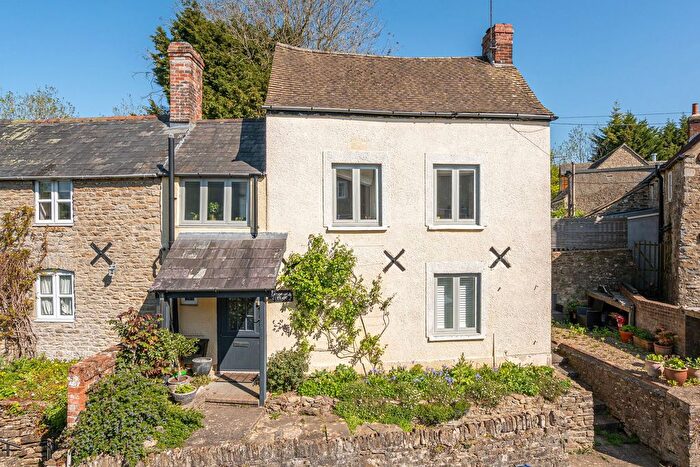 3 Bedroom Semi Detached House For Sale In Burton Hill, Malmesbury, SN16