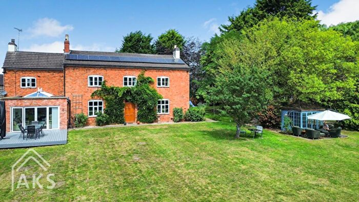 5 Bedroom Detached House For Sale In Hay Lane, Foston, DE65