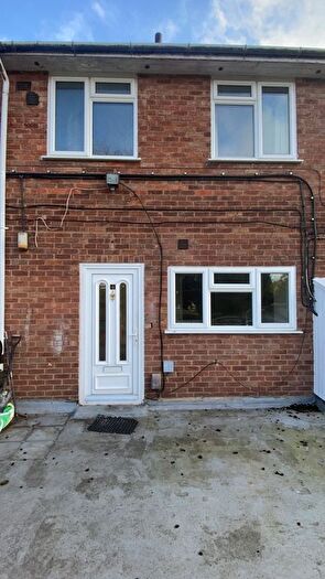 3 Bedroom Maisonette To Rent In Wingate Close, Kings Norton, Birmingham, B30