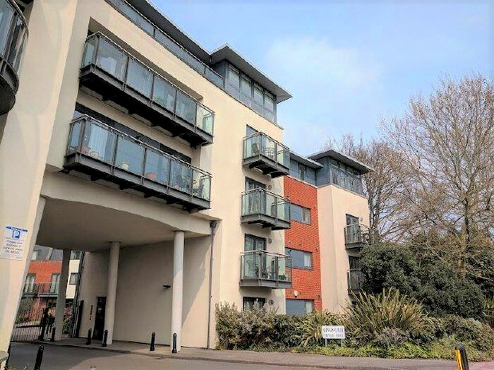 1 Bedroom Flat To Rent In Kings Gate, Horsham, RH12