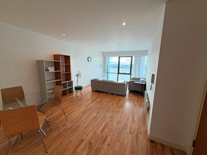 2 Bedroom Apartment To Rent In Alexandra Tower, Princes Parade, L3