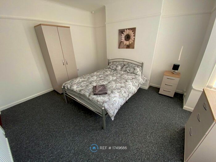 4 Bedroom Semi-Detached House To Rent In Mostyn Street, Wallasey, CH44