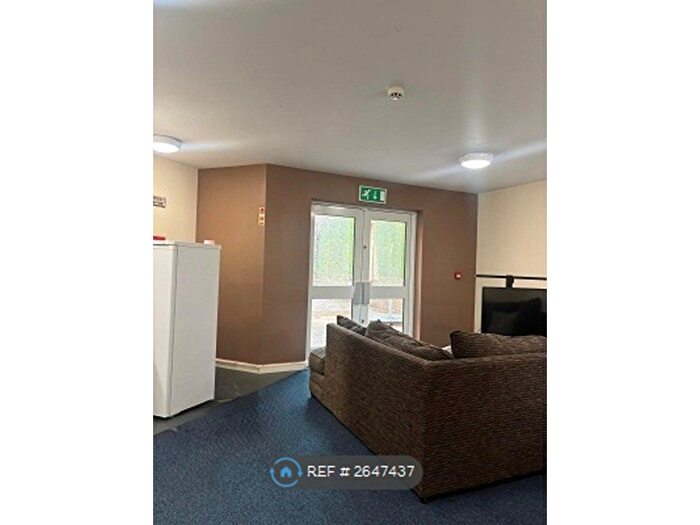 5 Bedroom Flat To Rent In Moss Yard, Leamington Spa, CV31