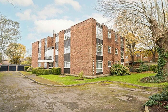 2 Bedroom Flat To Rent In Bedford Hill, Balham, SW12