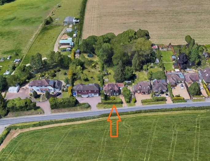 4 Bedroom Detached House For Sale In Chipperfield Road, Kings Langley, WD4