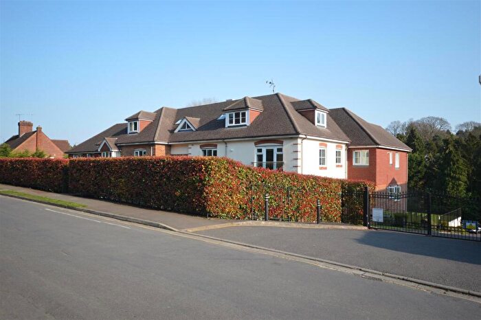 1 Bedroom Flat To Rent In St. Monicas Road, Kingswood, KT20