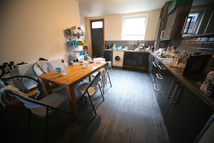 7 Bedroom Terraced House To Rent In Richmond Avenue, Hyde Park, Leeds, LS6