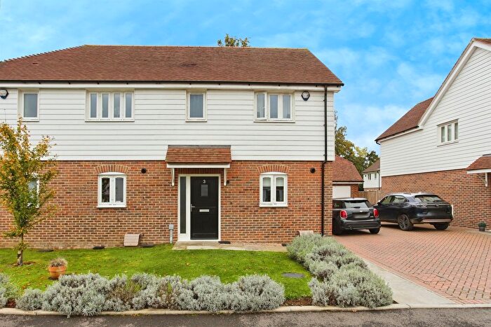 3 Bedroom Semi-detached House For Sale In Coursehorn Mews, Cranbrook, TN17